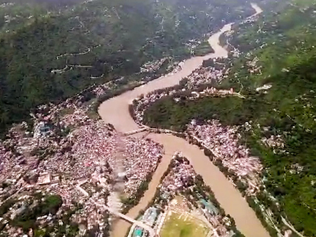 Parts Of Himachal Pradesh Still Under Water, Hundreds Of Tourists Stranded