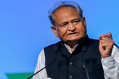 मणिपुर, राजस्थान और पश्चिम बंगाल में शर्मनाक वारदात, देश में कितनी सुरक्षित हैं महिलाएं? मणिपुर, राजस्थान और पश्चिम बंगाल में शर्मनाक वारदात, देश में कितनी सुरक्षित हैं महिलाएं?