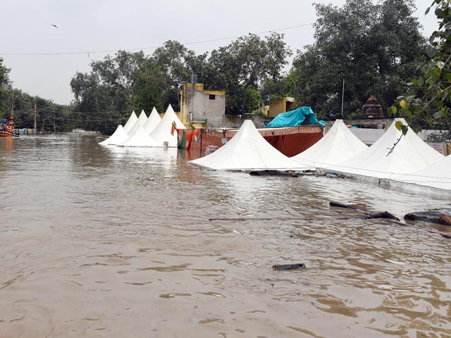 Yamuna Overflows On To Delhi Roads, Colonies, Other Top Stories