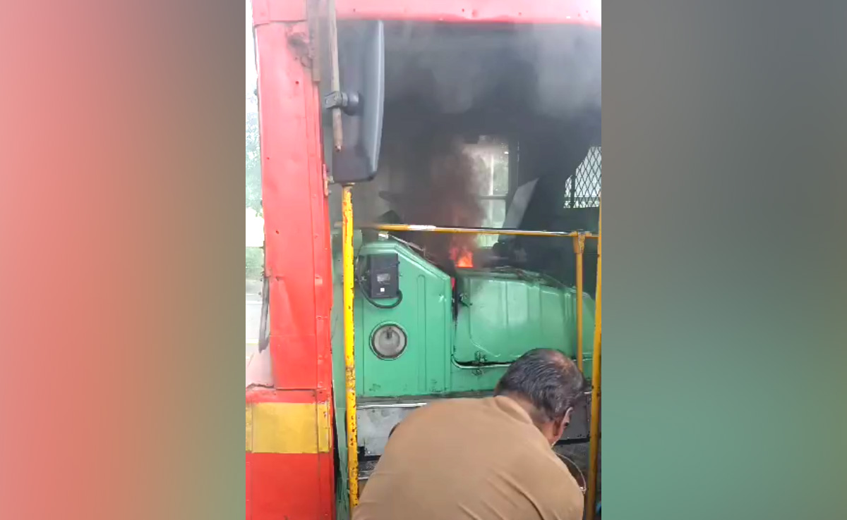 Bus Carrying Nearly 50 Passengers Catches Fire Near Mumbai, None Injured