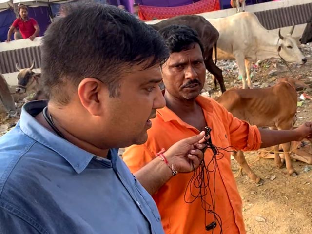 पूर्वी दिल्ली के Mayur Vihar में यमुना खादर के किसानों के हालात बता रहे हैं Sharad Sharma