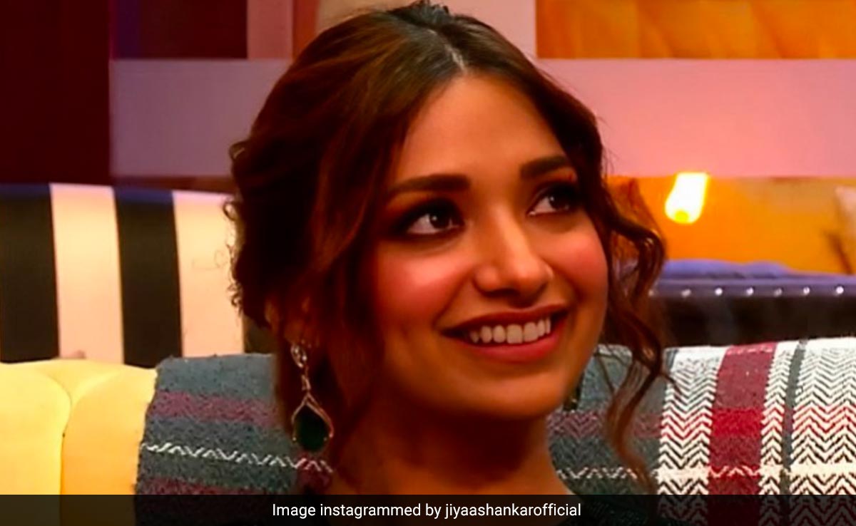 <i>Bigg Boss OTT 2</i>: Jiya Shankar Tells Abhishek Malhan That She Likes "<i>Sharif</i> Guys"