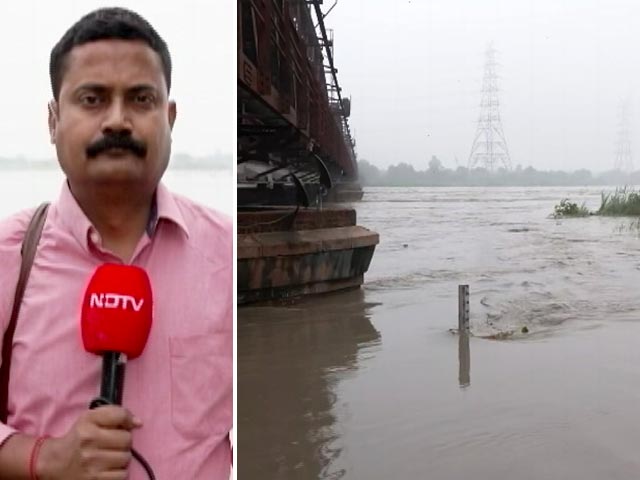 दिल्ली में यमुना का जलस्तर 206 मीटर के पार, लोहे के पुराने ब्रिज पर आवाजाही बंद