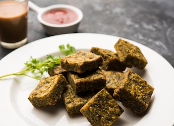 10 Regional Snacks From Maharashtra That Are An Absolute Treat