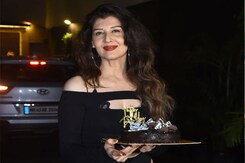 <i>Tridev</i> Star Sangeeta Bijlani Celebrates Her 63rd Birthday, Poses With A Cake <i>Tridev</i> Star Sangeeta Bijlani Celebrates Her 63rd Birthday, Poses With A Cake