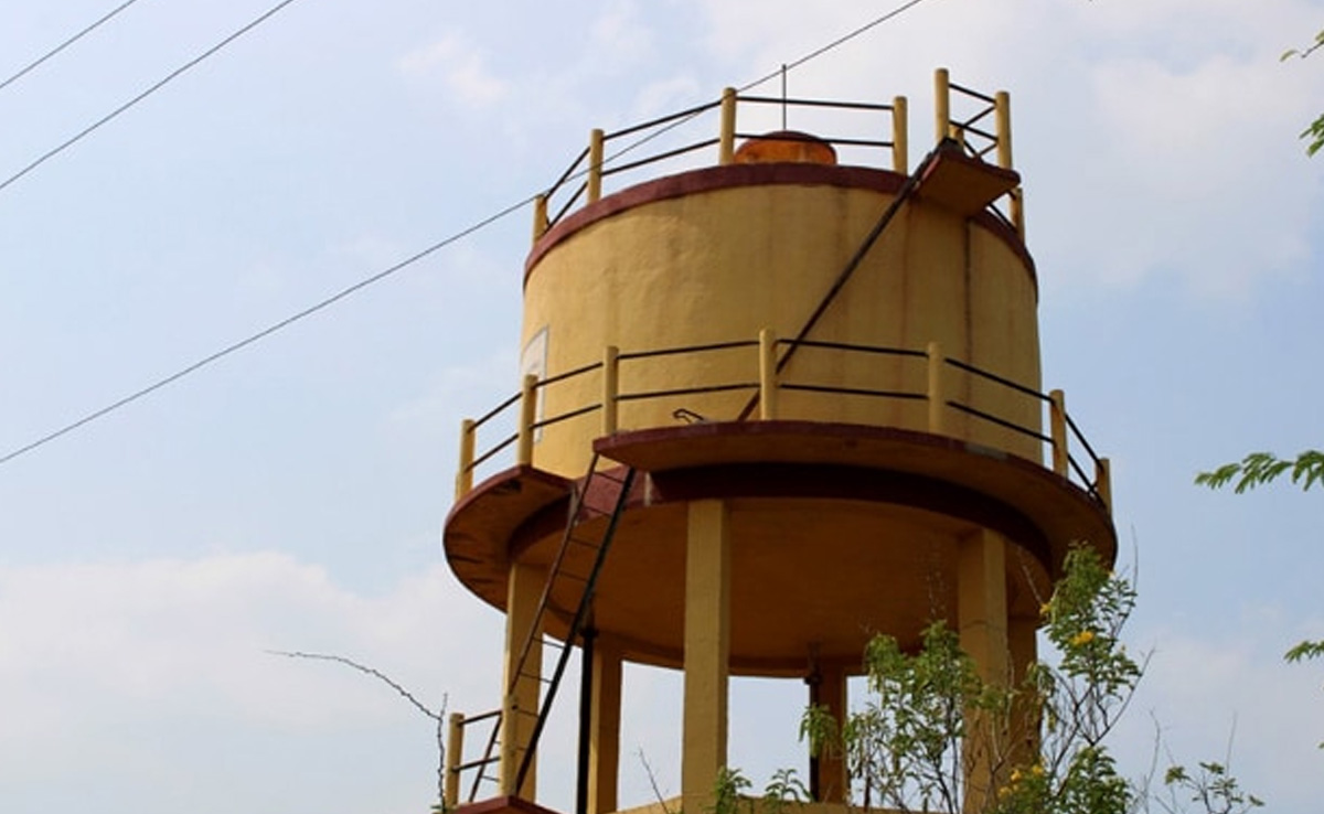 दौसा के गांव में नाराज़ ग्रामीण टंकी पर चढ़े, 7 दिन से नहीं आई पानी की सप्लाई