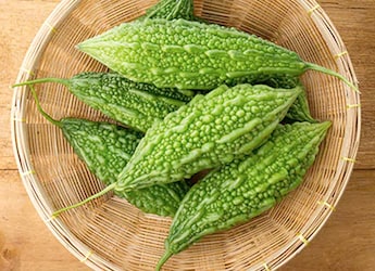 Kitchen Tips: 5 Easy Ways to Reduce the Bitterness of Karela Kitchen Tips: 5 Easy Ways to Reduce the Bitterness of Karela