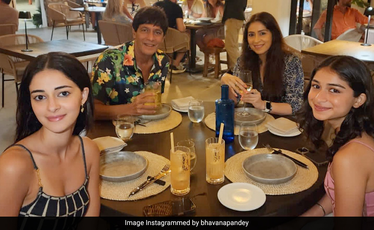 Ananya Panday And "Familia" Went Out For Dinner In Ibiza. See Post