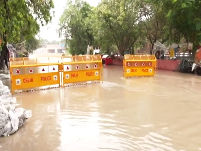 As Yamuna Rises To All-Time High, Unprecedented Flooding On Delhi Streets