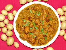 Spice It Up! Lahori-style Aloo Curry For An Unforgettable Weekend Meal
