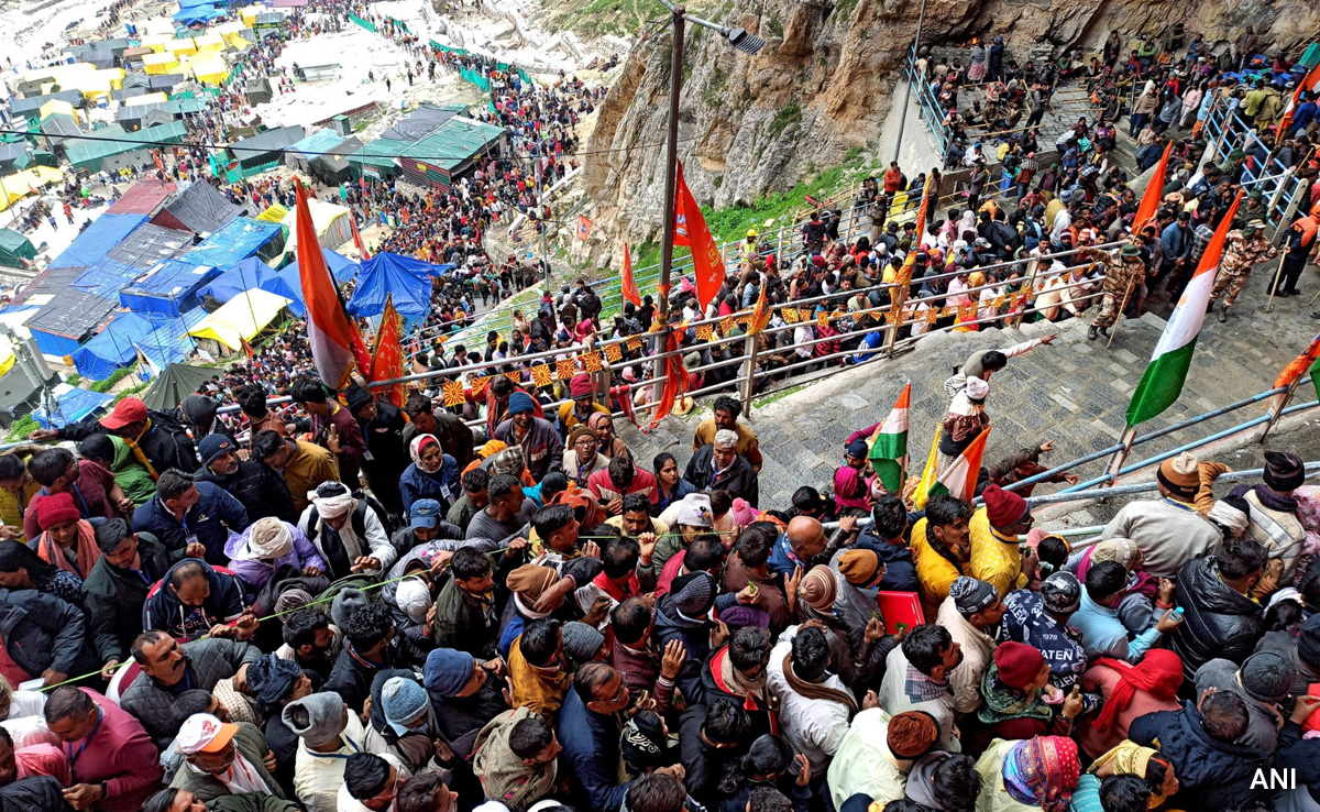 Another Batch Of 3,800 Pilgrims Leave Jammu For Amarnath Shrine