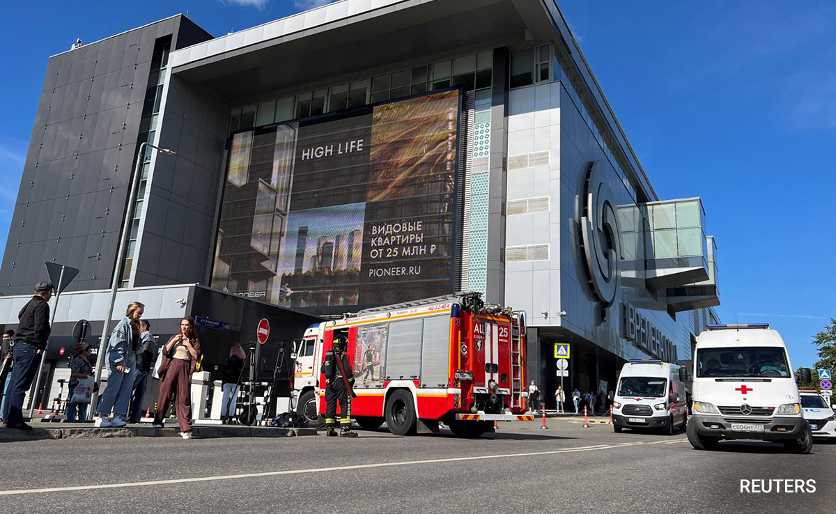 4 Killed After Hot Water Pipe Bursts In Moscow Mall
