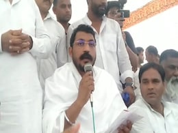 हमले के बाद एंबुलेंस से भरतपुर पहुंचे भीम आर्मी चीफ चंद्रशेखर, कहा- "समाज के लिए कुर्बानी देने के लिए तैयार" हमले के बाद एंबुलेंस से भरतपुर पहुंचे भीम आर्मी चीफ चंद्रशेखर, कहा- "समाज के लिए कुर्बानी देने के लिए तैयार"