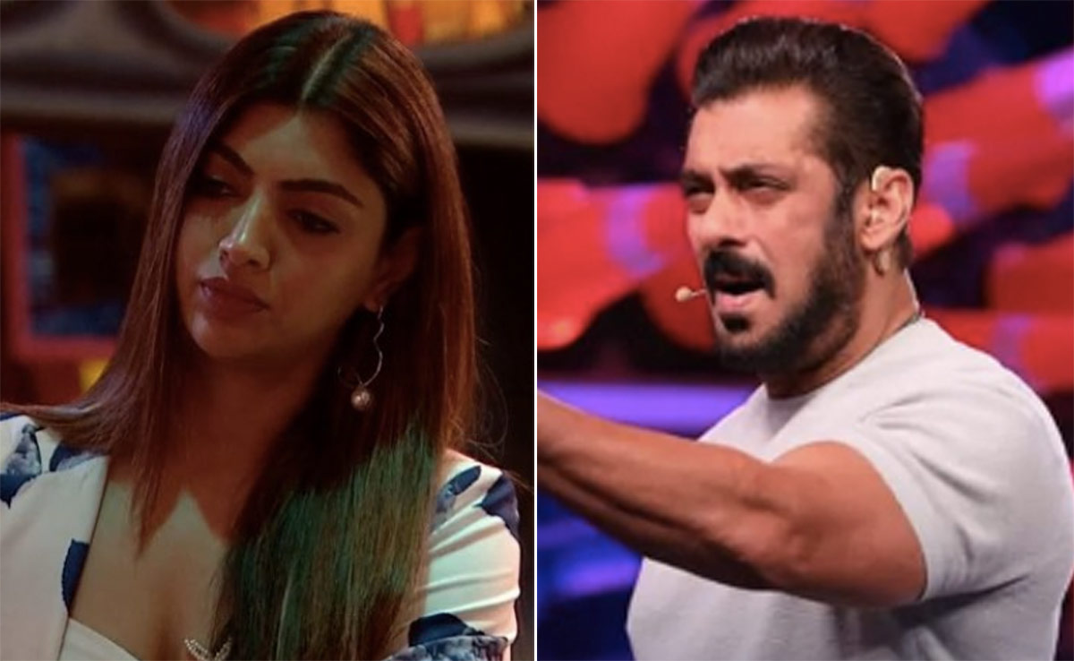 <i>Bigg Boss OTT 2</i>: "Its Not Scripted," Says Salman Khan As He Schools Jad Hadid And Akanksha Puri For Their Screen Kiss