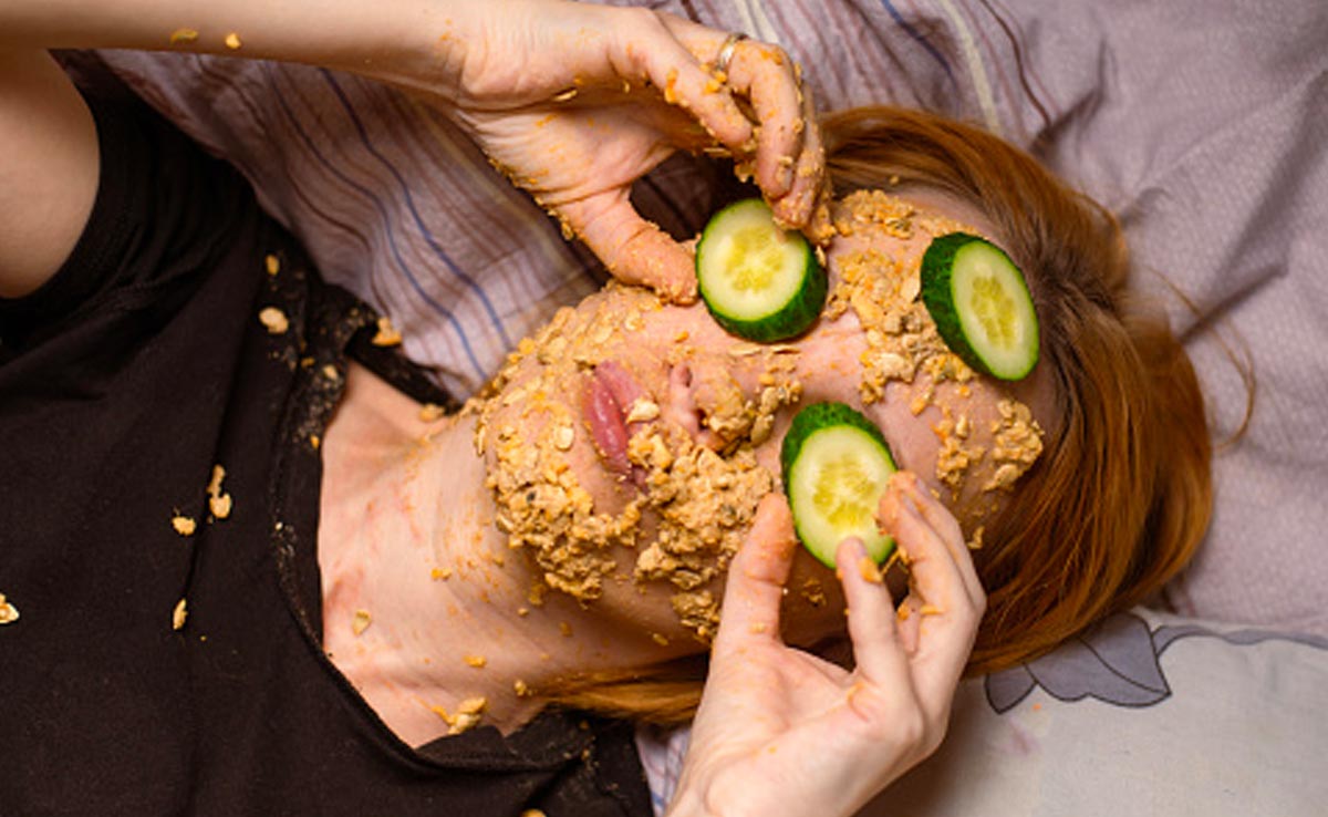 ओट्स से बनने वाला यह फेस मास्क चेहरे से हटा देगा टैनिंग, धूप से हुई डार्कनेस होगी दूर, निखर जाएगी स्किन