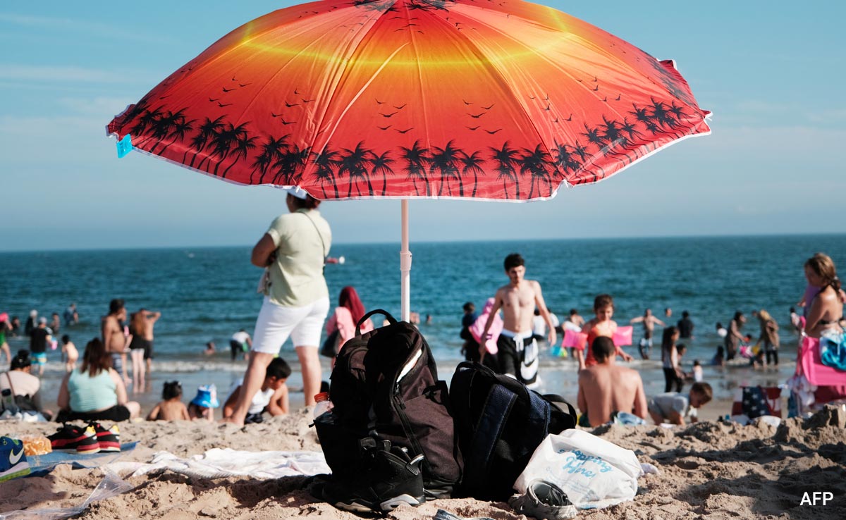 Heat Alerts For Over 100 Million In US, Mercury At 48 Degrees In Europe