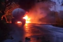 Moving Oil Tanker Catches Fire In Maharashtra's Raigad, Halts Traffic Moving Oil Tanker Catches Fire In Maharashtra's Raigad, Halts Traffic