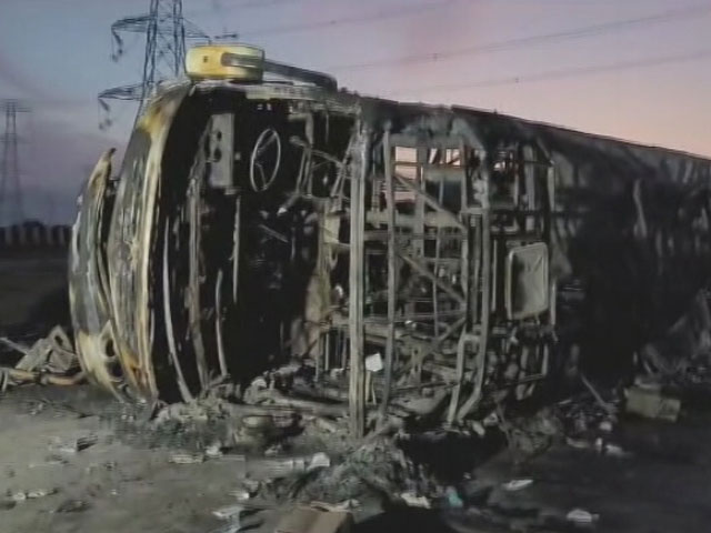 25 Burnt To Death, 8 Injured As Bus Catches Fire On Maharashtra Expressway
