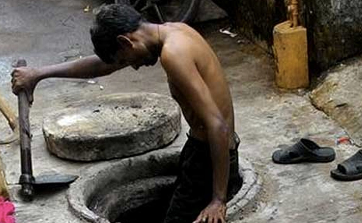 Manual Scavenging Deaths: Pay 20 Lakh More To Workers' Families, Delhi Told
