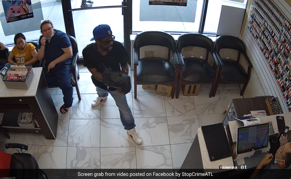 Video: Man Tries To Rob Staff, Customers At US Salon. This Happens Next