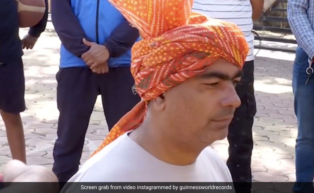 Turban Tying Is An Art And This Man From Madhya Pradesh Won 2 Guinness World Records For It, Here's How