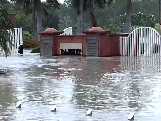 दिल्ली के राजघाट में 4 से 5 फीट तक भर गया है पानी