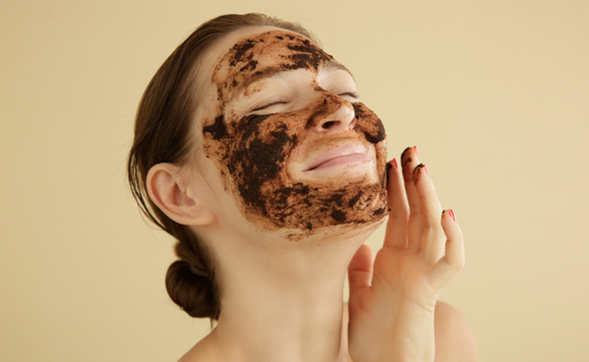 Keep Oiliness At Bay This Monsoon With These Easy Home Remedies For Your Skin