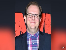 <i>Modern Family</i> Star Dominic Burgess On Hollywood Strike: "I Have To Be Able To Pay My Rent" <i>Modern Family</i> Star Dominic Burgess On Hollywood Strike: "I Have To Be Able To Pay My Rent"