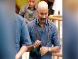 धनुष नें मुंडवा लिया सिर, तिरुपति मंदिर में ये लुक देख हैरान हुए फैन्स धनुष नें मुंडवा लिया सिर, तिरुपति मंदिर में ये लुक देख हैरान हुए फैन्स