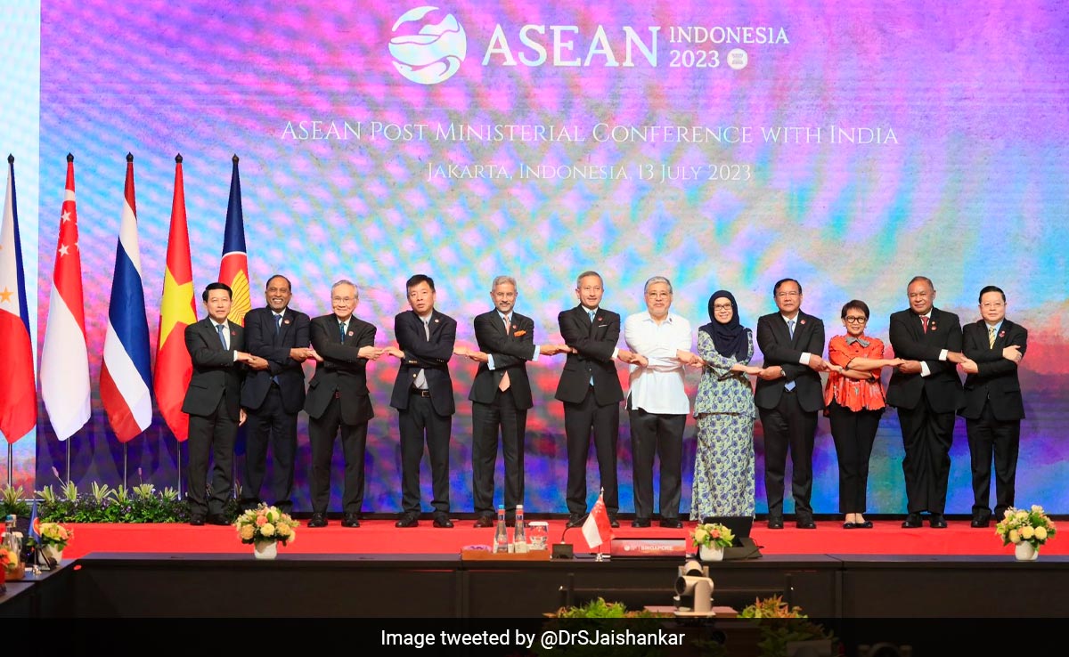External Affairs Minister Meets Counterparts From ASEAN Nations In Indonesia