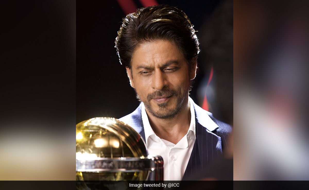 WC की ट्रॉफी के साथ सामने आया 'जवान', ICC ने शेयर की Shahrukh Khan की तस्वीर, झूम उठे फैंस