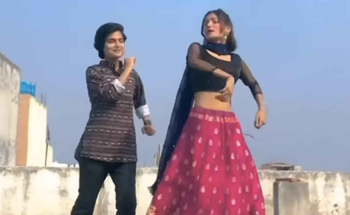 Watch: Duo's Dance To <i>Ambarsariya</i> Spreads Smiles Online