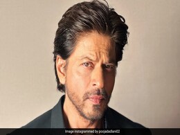 Shah Rukh Khan Out-Trolls A Troll On Twitter. Mic Drop Shah Rukh Khan Out-Trolls A Troll On Twitter. Mic Drop