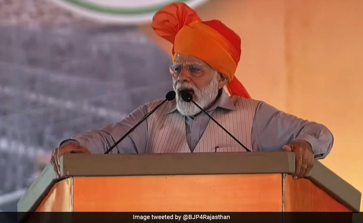 To Congress' "<i>Mohabbat Ki Dukaan</i>", PM Modi's "<i>Jhooth Ka Bazaar</i>" Counter