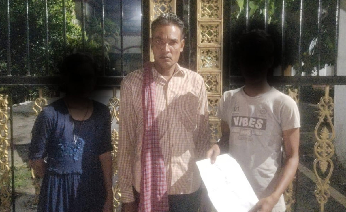 रायगढ़ :  गुंडों से परेशान छात्रा पिता के साथ पहुंची SP ऑफिस, कहा- 'न्याय दें, नहीं तो जान दे देंगे'