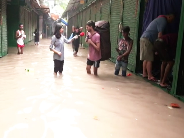 "Skin Itching, Saw Snakes": Delhi Residents Panic As Yamuna Water Enters Houses