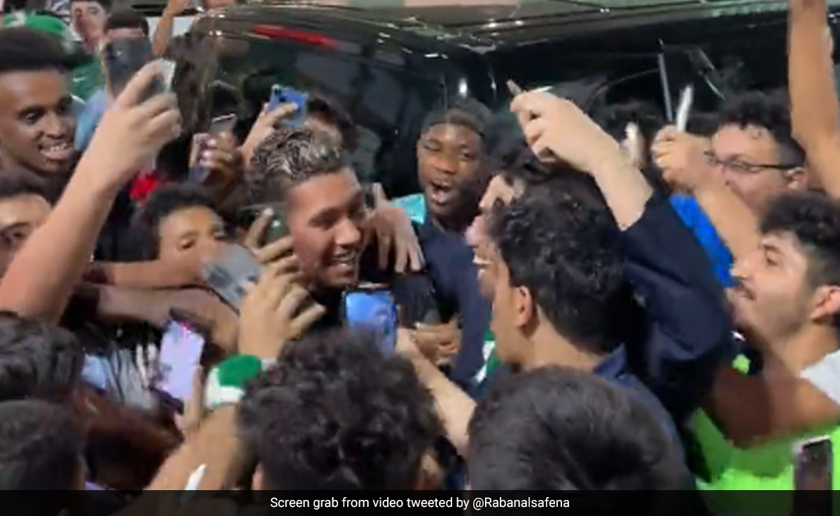 Watch: Ex-Liverpool Star Roberto Firmino Gets Mobbed By Al-Ahli Fans In Saudi Arabia