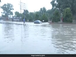 Over 23,000 Evacuated, Yamuna River Continues To Flow At 208.63 Metres In Delhi Over 23,000 Evacuated, Yamuna River Continues To Flow At 208.63 Metres In Delhi