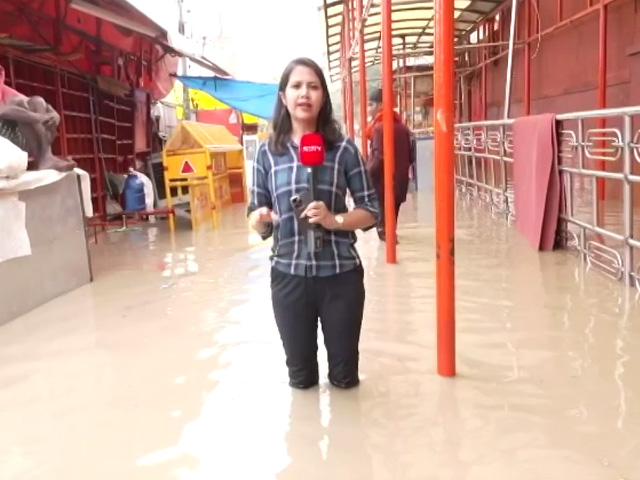 Ground Report: Knee-Deep Yamuna Water In One Of Delhi's Oldest Temples