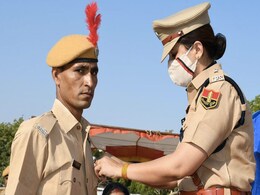 पर्यावरण से प्यार के लिए तनख्वाह खर्च कर पौधे लगाता है यह पुलिस कॉन्स्टेबल पर्यावरण से प्यार के लिए तनख्वाह खर्च कर पौधे लगाता है यह पुलिस कॉन्स्टेबल