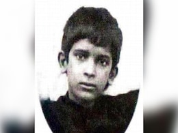 फोटो में नजर आ रहे इस डैशिंग लड़के ने फलों की दुकान से हिंदी सिनेमा के शिखर तक का तय किया सफर, कहलाए 'ट्रेजेडी किंग' फोटो में नजर आ रहे इस डैशिंग लड़के ने फलों की दुकान से हिंदी सिनेमा के शिखर तक का तय किया सफर, कहलाए 'ट्रेजेडी किंग'
