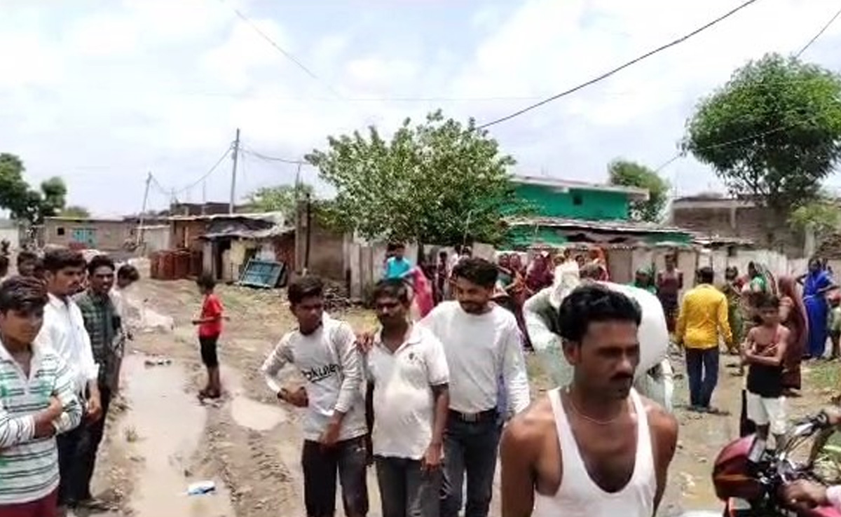 गांव का नाम है 'नई दिल्ली'...बुनियादी सुविधाओं के नाम पर है फिसड्डी
