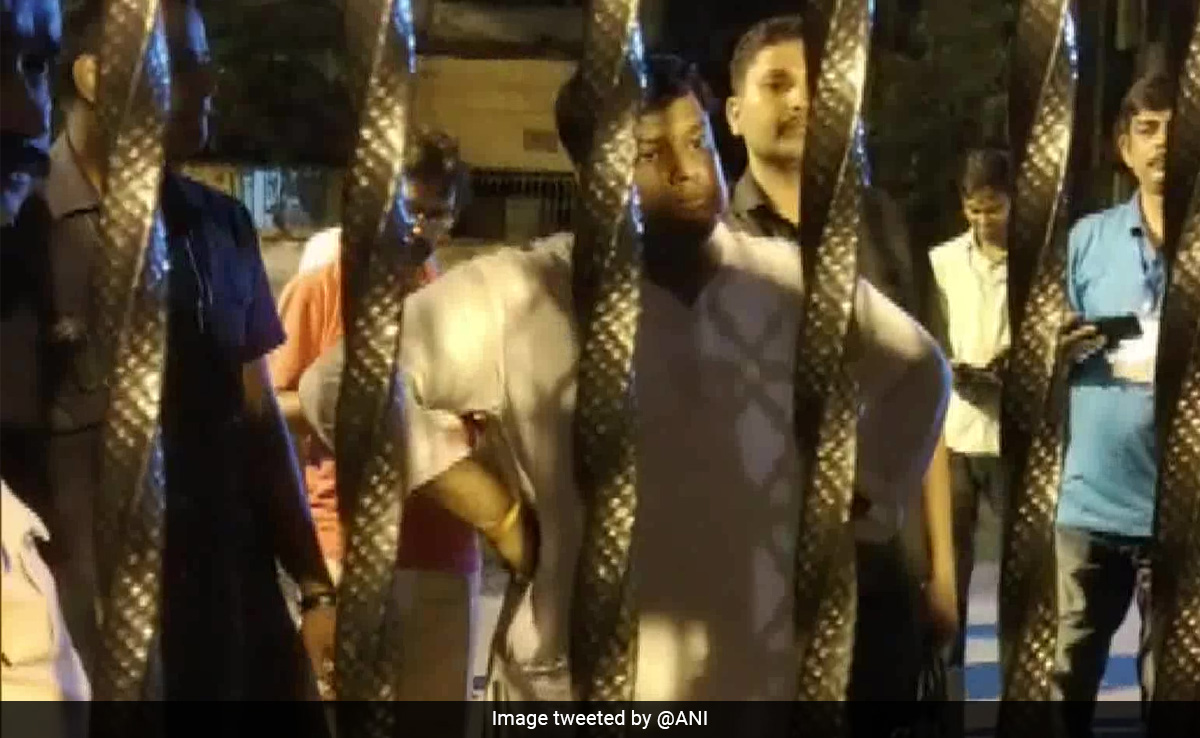 Panchayat Polls: Bengal BJP Leaders Sit On Dharna, Alleges "Fabricating Results"