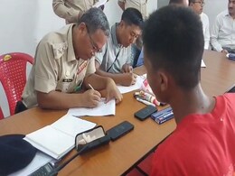 मिजोरम सरकार ने म्यांमार के नागरिकों का बायोमैट्रिक ब्यौरा जुटाने की प्रक्रिया शुरू की मिजोरम सरकार ने म्यांमार के नागरिकों का बायोमैट्रिक ब्यौरा जुटाने की प्रक्रिया शुरू की