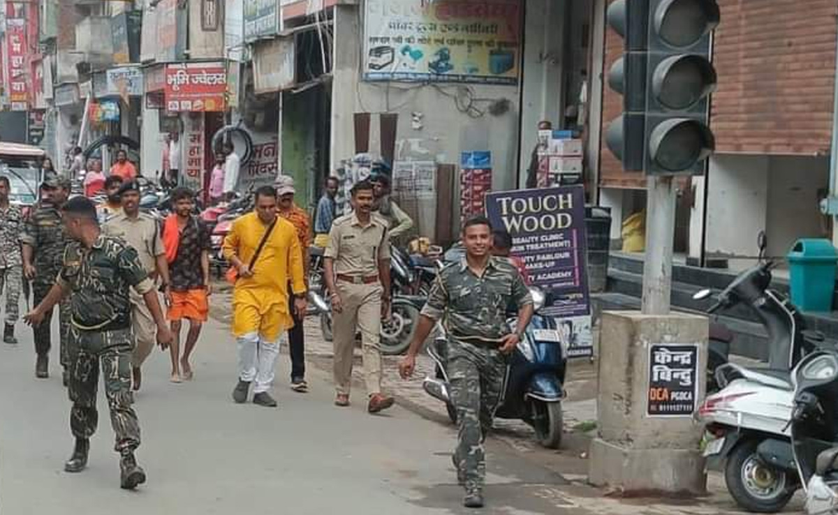 भगवान शिव का जलाभिषेक करने पैदल सफर पर निकले अम्बिकापुर के पुलिस कप्तान