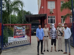 दिल्ली पुलिस ने एनकाउंटर के बाद गोगी गैंग के एक गुर्गे को किया गिरफ्तार, कई मामलों में था आरोपी दिल्ली पुलिस ने एनकाउंटर के बाद गोगी गैंग के एक गुर्गे को किया गिरफ्तार, कई मामलों में था आरोपी