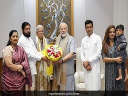परिवार के साथ PM मोदी से मिले CM एकनाथ शिंदे, बारिश सहित कई मुद्दों पर हुई चर्चा परिवार के साथ PM मोदी से मिले CM एकनाथ शिंदे, बारिश सहित कई मुद्दों पर हुई चर्चा