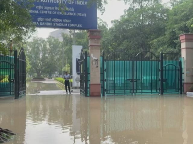 दिल्ली के इंदिरा गांधी स्टेडियम को सोमवार तक बंद किया गया
