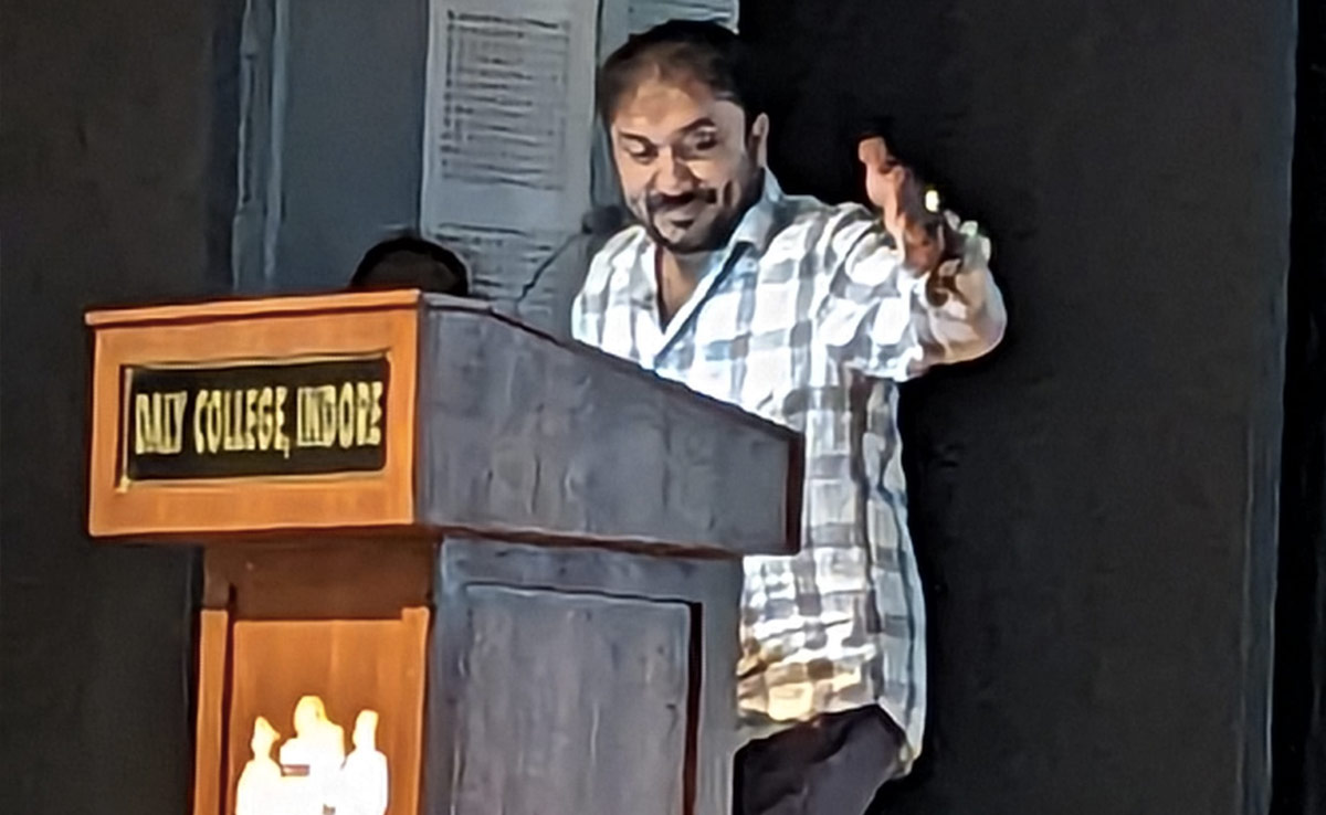 इंदौर में 'सुपर-30' के आनंद कुमार ने छात्रों को दिए सफलता के मंत्र