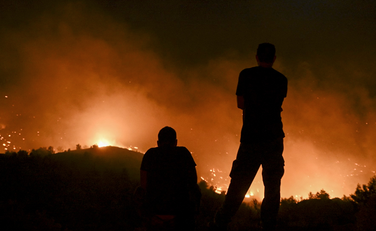 Thousands More Evacuated From Greece Due To Wildfires